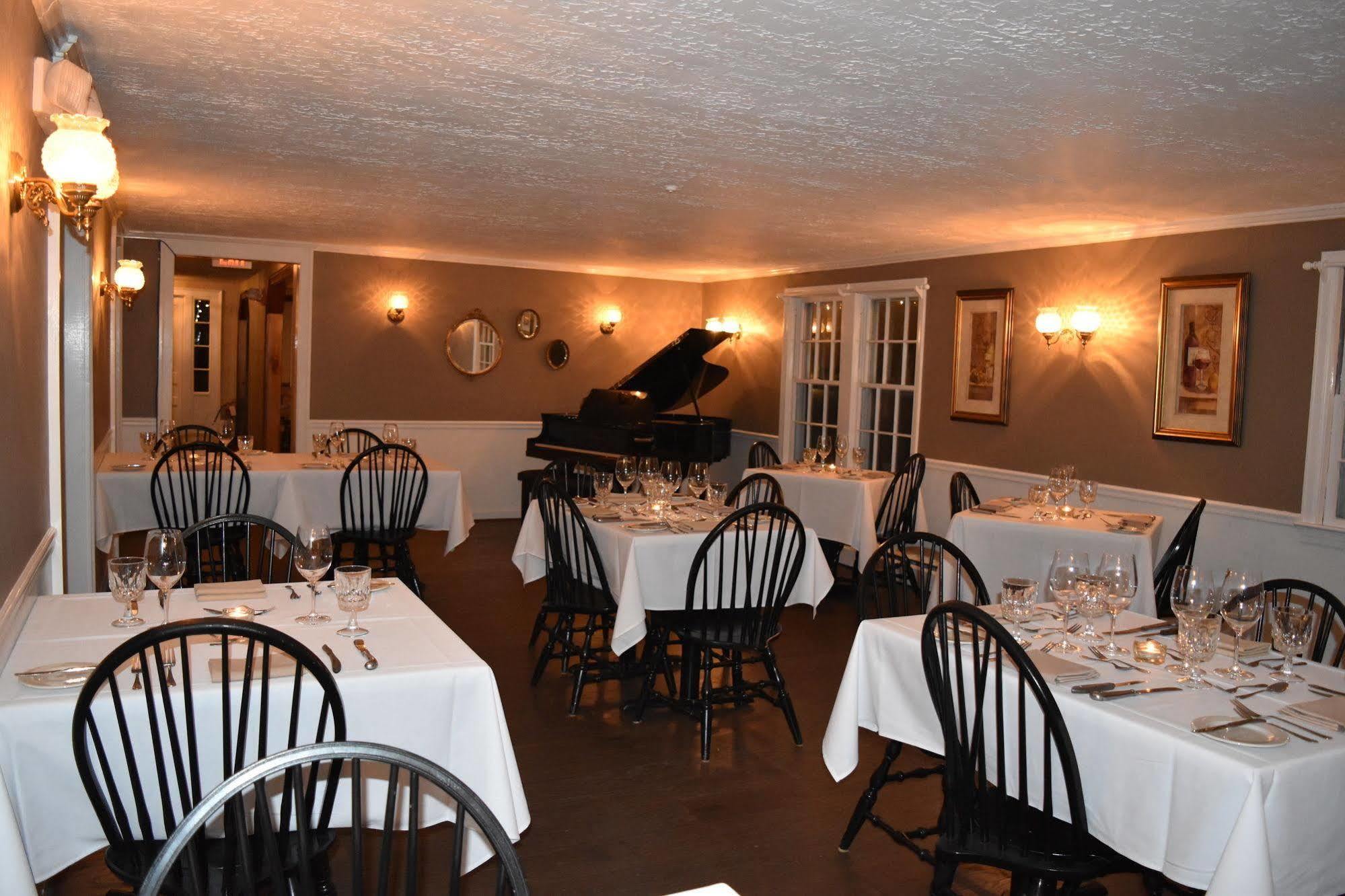 The Lincoln Inn & Restaurant At The Covered Bridge Woodstock Eksteriør bilde